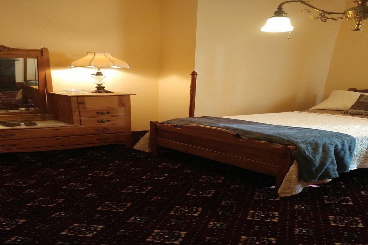 The Mitchell House Bed And Breakfast Circleville Екстериор снимка