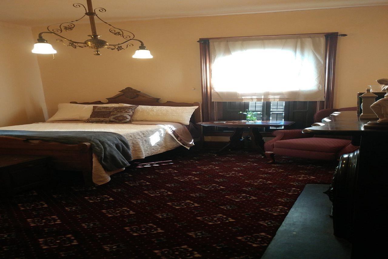 The Mitchell House Bed And Breakfast Circleville Екстериор снимка