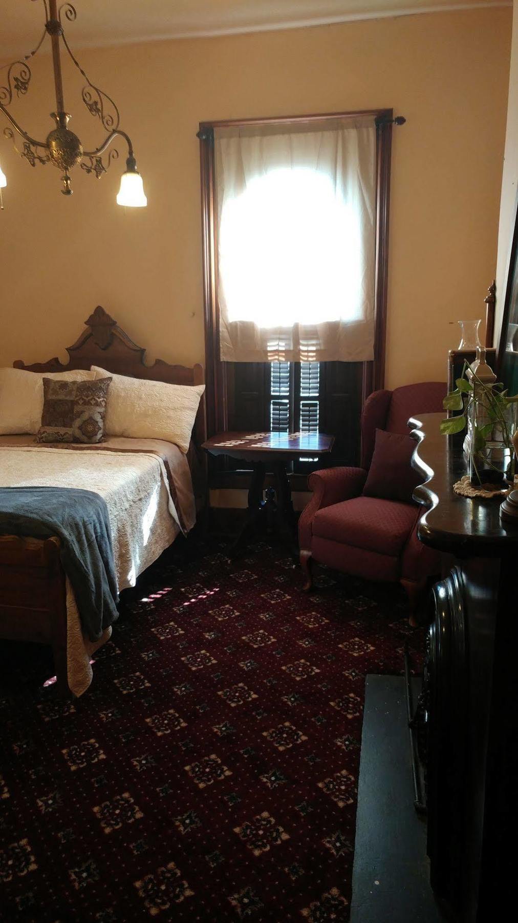 The Mitchell House Bed And Breakfast Circleville Екстериор снимка