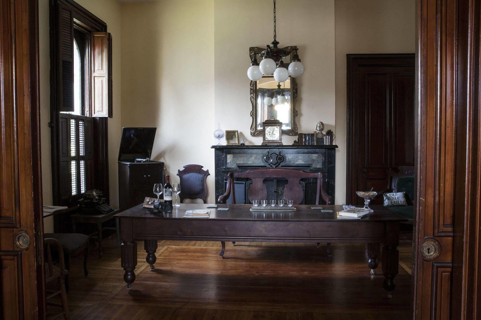 The Mitchell House Bed And Breakfast Circleville Екстериор снимка